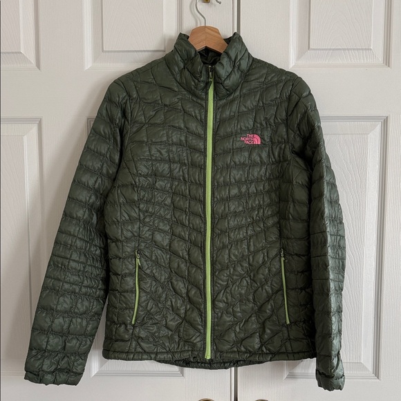 The North Face Jackets & Blazers - The North Face Green Puffer Jacket